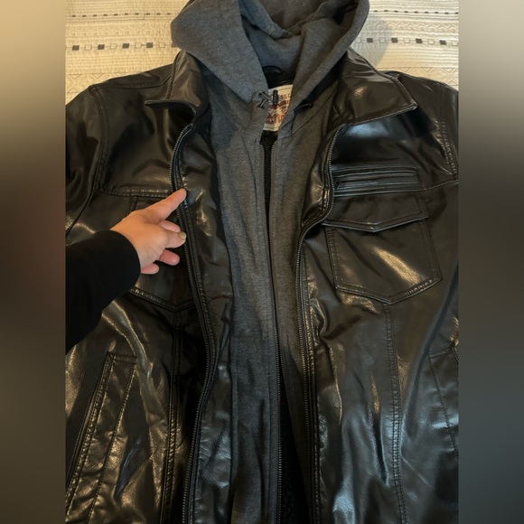 Levi's Strauss & Co. Mens Black Leather Like Jacket with hoodie. XXL - Picture 5 of 11